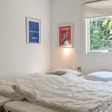 Dom wakacyjny Beautiful In With 2 Bedrooms And Wifi